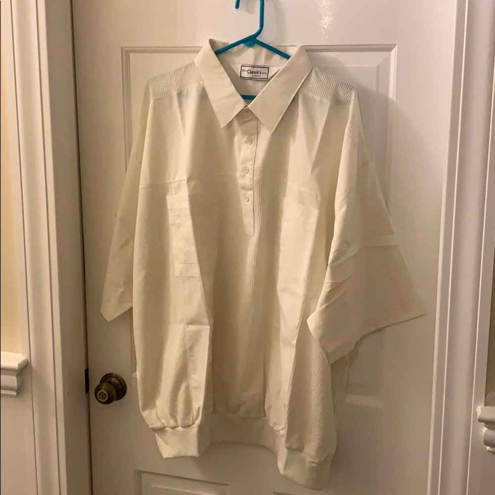 Banded Bottom Short Sleeve Shirt NWOT